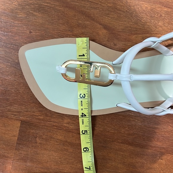 Fendi O’Lock white sandal New size 36 - Picture 12 of 12